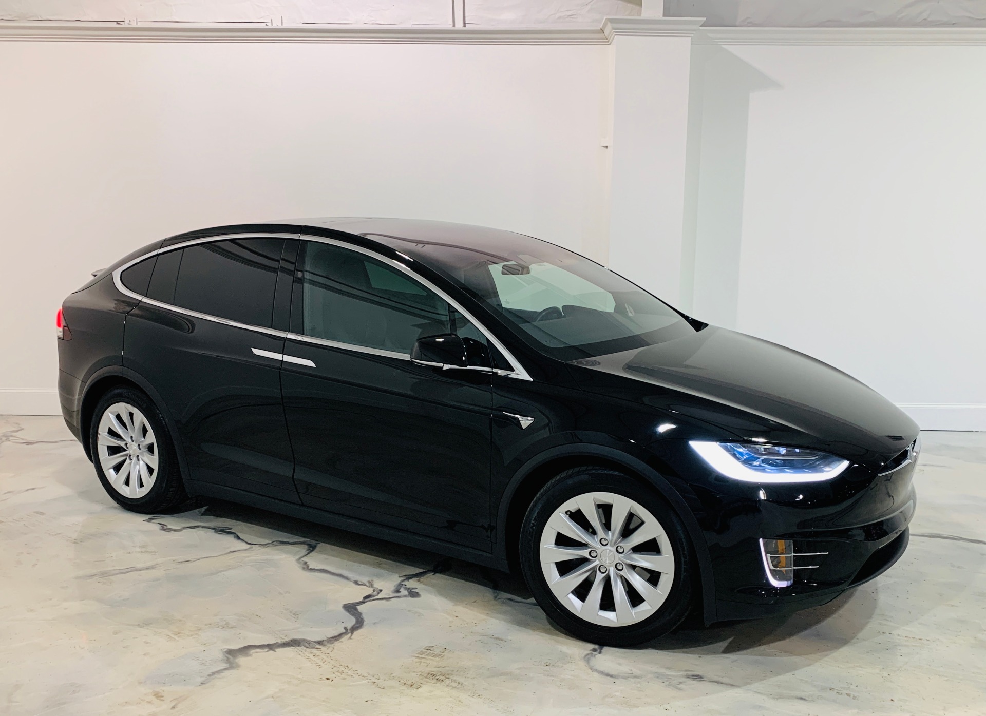 Used 2017 Tesla Model X 75D EDRIVE For Sale (Sold) Road Show International, LLC. Stock 049578