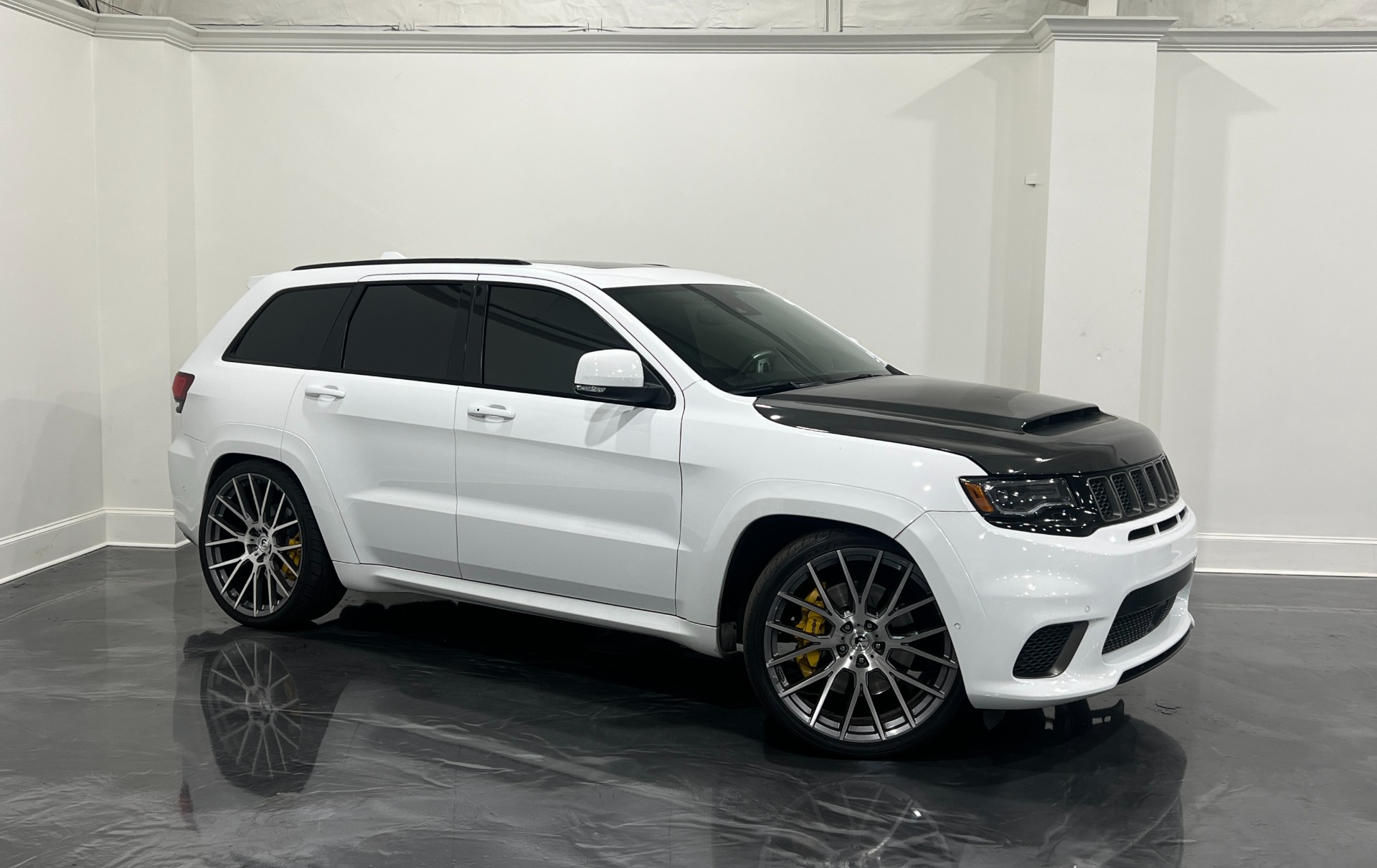 used-2019-jeep-trackhawk-1000hp-srt-for-sale-call-for-price-road
